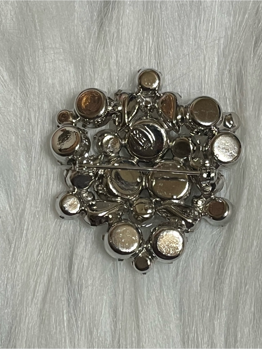 Weiss Rhinestone Brooch - Picture 4 of 9